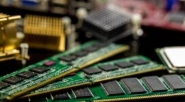 Ceny RAM pamětí pro PC klesají, výrobci ale nemohou dlouhodobě zpomalovat produkci a sklady