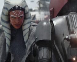 "Ahsoka: Nová Star Wars show s dvojitým světelným mečem přichází na Disney+"