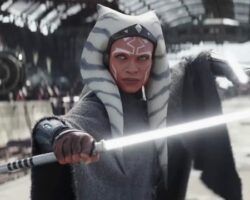 Ahsoka rozsvěcuje světelný meč a vstupuje do vesmíru: Nový klip ze Star Wars