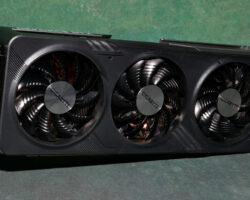 "Nvidia RTX 4060 Ti s 16GB zdvojnásobuje kapacitu VRAM za příplatek 100 $ oproti základnímu modelu"