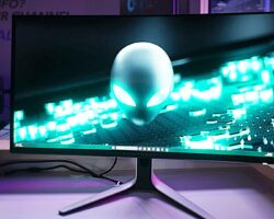 Alienware představuje první 4K QD-OLED herní monitor na světě.