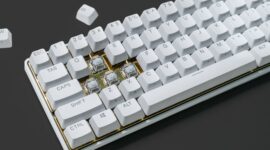 Limity jdou dolů: Jen 250 kusů této krásné bílo-zlaté klávesnice