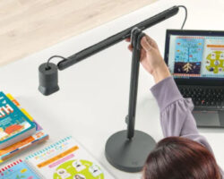 Nová Logitech webová kamera na tyči je snem streamerů