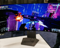 Nový ohýbatelný OLED herní monitor od LG je zároveň nejbrilantnější