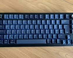 Recenze Corsair K65 Plus Wireless: Všestranná excelence
