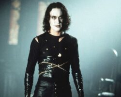 Spinoff Johna Wicka "Ballerina" odložen na rok 2025, remake "Vrány" přichází v roce 2024