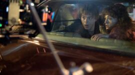 Jonathan a Nancy v autě: nová fotka Stranger Things 5