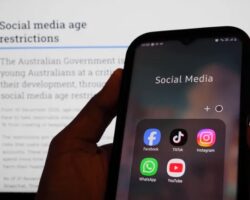 Australie zablokovala sociální sítě pro děti pod 16 let.